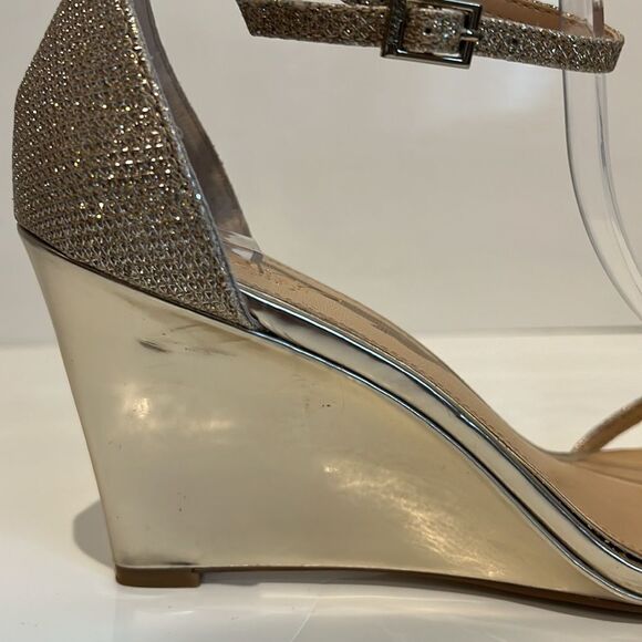 Badgley Mischka “Jewel” Gold Wedge Heel Strappy Sandals Shoes‎ Size 9 - Picture 6 of 14